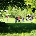 Forsthof Niendorf Апартаменты Тетеров